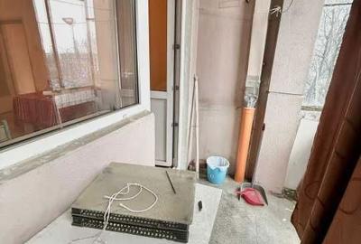 Apartament cu 3 camere decomandat în Lujerului