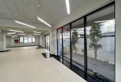 Spatiu comercial modern de inchiriat / 2 locuri de parcare - 1