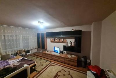 Apartament cu 3 camere în Florești