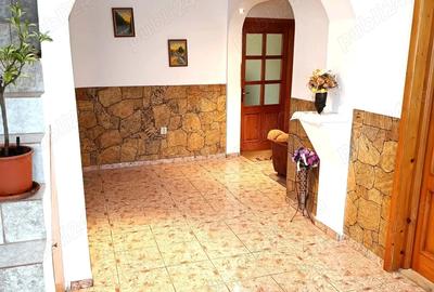 Casă cu 5 camere cu Teren 800 Mp în CFR - 5