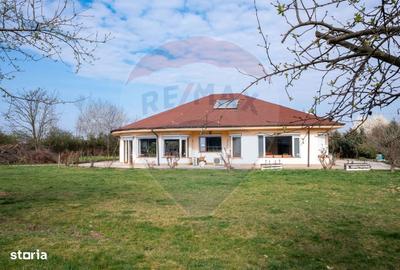 Casă cu 3 camere în Rontău