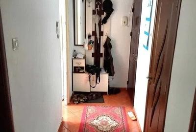 Apartament cu 2 camere, etaj 3/4, zona Podu Ros - 3