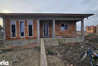 Casă cu 4 camere cu Teren 500 Mp în Popricani - 5