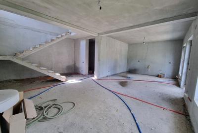 Casă cu 4 camere în Valea Mare - 4