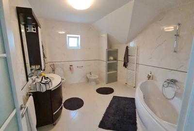 Vand /schimb casa P+M zona Zavoi - 9