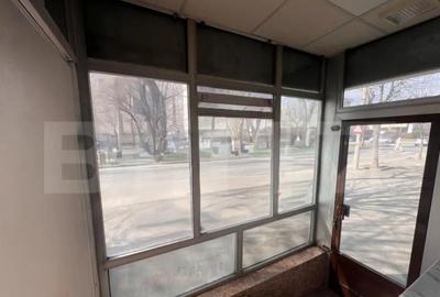 Spațiu comercial, de 80 mp, în Central - 3