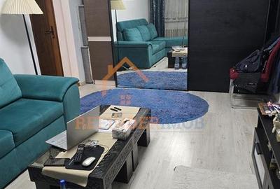 Apartament cu 2 camere semidecomandat, mobilat în Eroii Revoluției