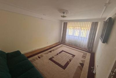 Apartament 3 camere de vanzare - Zona Garii, str. Longinescu