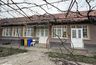Casă cu 4 camere în Sântion - 12