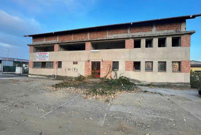 Spațiu comercial, de 680 mp, în Central - 4