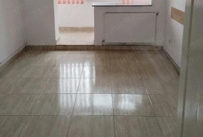 Spațiu comercial, de 84 mp, în Central - 3
