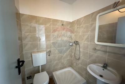 Birou, de 102 mp, în Est - 4