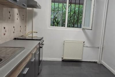 Apartament 3 camere decomandat Ramnicul Sarat - 10