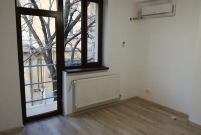 Birou, de 70 mp, în Unirii - 3