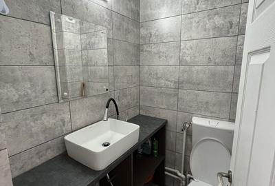 Spațiu comercial, de 40 mp, în Central - 8