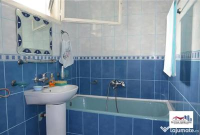 Casă cu 9 camere cu Teren 650 Mp în Central - 11