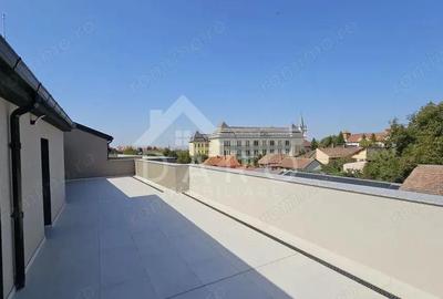 Apartament cu 4 camere în Central - 1
