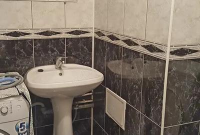Apartament cu 3 camere semidecomandat, mobilat în Tei - 2