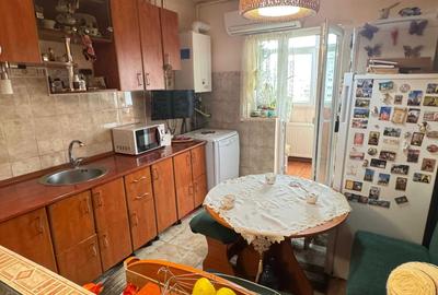 Apartament cu 3 camere decomandat în Gorjului - 3