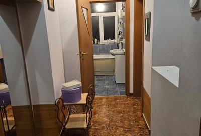 Apartament 2 camere mobilat si utilat cu centrala proprie de apartament etaj 3/5 - 4