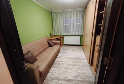 Apartament cu 3 camere decomandat, mobilat în Tractorul - 7