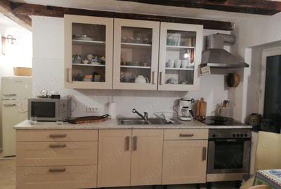 Casă cu Teren 686 Mp în Central - 1