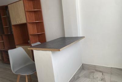 Garsonieră decomandată în Central - 2