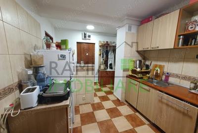 Apartament 2 camere decomandat, etaj 1/8 - 3