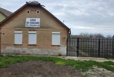 Casă cu 3 camere în Macea