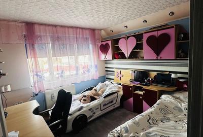 Apartament cu 4 camere decomandat în Micro 1 - 4