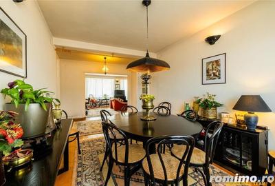 Distinct nivel in vila,5 camere,terase in spectacolul colinei montane,Central,Brasov - 1