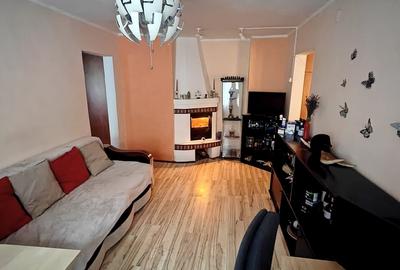 Apartament cu 3 camere decomandat în Rahova - 2