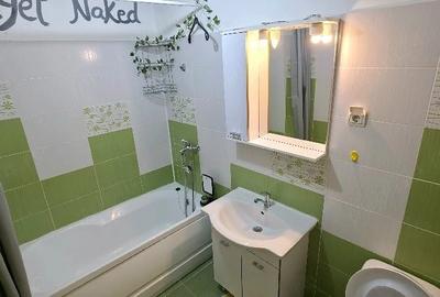 Apartament cu 3 camere semidecomandat în Central - 1