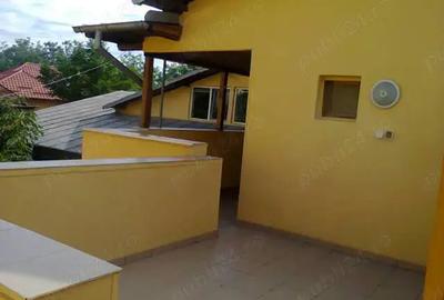 Casa cu etaj si spatiu comercial liceul 1 mai Casa cu etaj si spatiu comercial liceul 1 mai - 2