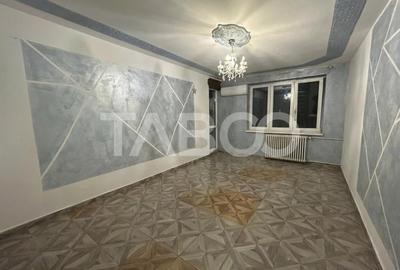 Apartament renovat 2 camere si balcon etaj 1 de vanzare Strand Sibiu - 1