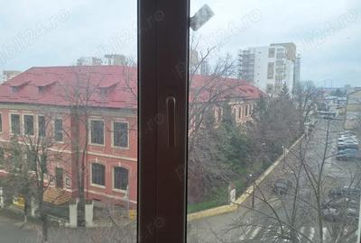 Apartament cu 3 camere semidecomandat în Ultracentral - 1