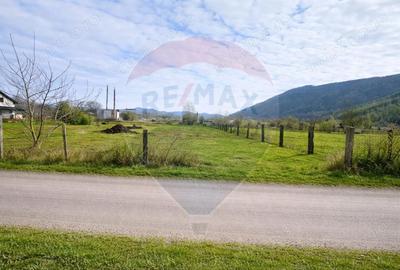 Teren de 1053 mp, în Central - 3