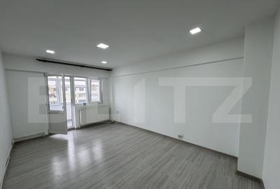 Garsoniera 30 mp, zona 9 Mai - 2