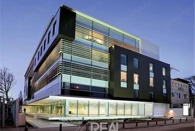 Spațiu comercial, în P-ța Victoriei - 2