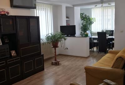 Apartament cu 3 camere în Ultracentral