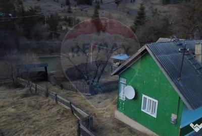 Casă cu 2 camere cu Teren 9287 Mp în Sunători - 1