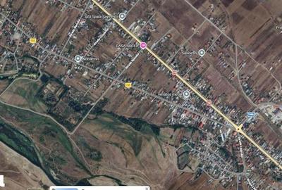 Casă cu 2 camere cu Teren 670 Mp în Săvinești - 1