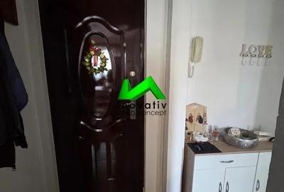 Apartament de vanzare 3 camere zona Vasile Aaron - 8