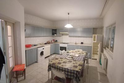 Casă cu 7 camere cu Canalizare în Central - 8