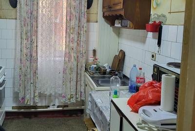 Apartament cu 3 camere decomandat în Petros - 2