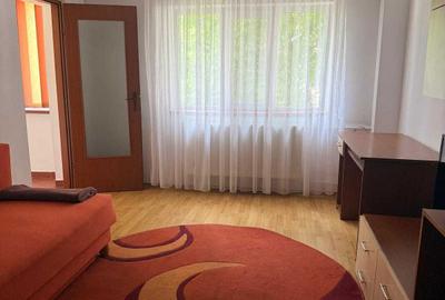Apartament cu 2 camere decomandat în Nicolina