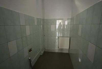 Spațiu comercial, de 143 mp, în Central - 6