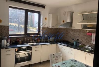 Casa individuala, 5 camere, 210 mp, zona VIVO