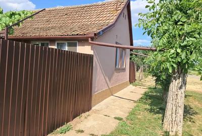 Casă cu 3 camere cu Teren 635 Mp în Central - 1