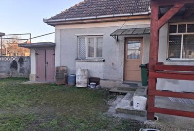 Casă cu 3 camere în Livada